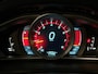 Volvo V40 T4 Summum Aut. | Trekhaak | Panoramadak | Dealer onderhouden | Parkeercamera | BLIS Dode Hoek Detectie | Bi-Xenon verlichting | 17 Inch | Lederen bekleding | Parkeersensoren achter | Cruise Control | Audiobediening op stuurwiel | Navigatie | Bluetooth telefoon en audio streaming | Elektrisch inklapbare buitenspiegels | Regensensor | Digitaal TFT instrumentenpaneel met 3 instellingen | Climate Control L+R | Automatisch dimmende binnenspiegel | Verlichte versnellingspookknop | Volledig dealer onderhouden | Raw Copper Metallic met Blond lederen interieur |