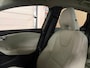 Volvo V40 T4 Summum Aut. | Trekhaak | Panoramadak | Dealer onderhouden | Parkeercamera | BLIS Dode Hoek Detectie | Bi-Xenon verlichting | 17 Inch | Lederen bekleding | Parkeersensoren achter | Cruise Control | Audiobediening op stuurwiel | Navigatie | Bluetooth telefoon en audio streaming | Elektrisch inklapbare buitenspiegels | Regensensor | Digitaal TFT instrumentenpaneel met 3 instellingen | Climate Control L+R | Automatisch dimmende binnenspiegel | Verlichte versnellingspookknop | Volledig dealer onderhouden | Raw Copper Metallic met Blond lederen interieur |