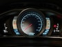 Volvo V40 T4 Summum Aut. | Trekhaak | Panoramadak | Dealer onderhouden | Parkeercamera | BLIS Dode Hoek Detectie | Bi-Xenon verlichting | 17 Inch | Lederen bekleding | Parkeersensoren achter | Cruise Control | Audiobediening op stuurwiel | Navigatie | Bluetooth telefoon en audio streaming | Elektrisch inklapbare buitenspiegels | Regensensor | Digitaal TFT instrumentenpaneel met 3 instellingen | Climate Control L+R | Automatisch dimmende binnenspiegel | Verlichte versnellingspookknop | Volledig dealer onderhouden | Raw Copper Metallic met Blond lederen interieur |
