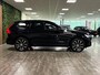 Volvo XC60 T6 AWD Recharge Plus Dark | Trekhaak | 360° Camera | Harman Kardon | Adaptieve Cruise Control | Stoelverwarming voor+achter | Stuurwielverwarming | Standkachel met Volvo On Call App | Full LED Meesturende koplampen | Pilot Assist | Elektrische voorstoelen geheugen | R-Design Contour stoelen met wit stiksel en bies | Zitting verlenging voorstoelen | Schuifdak | Parkeercamera | Google Infotainment | 20 Inch | Keyless Drive | Parkeersensoren voor+achter | Privacy Glass | Alarm Klasse III | DAB Radio | Apple Carplay/Android Auto | Draadloos telefoon opladen | Volvo On Call met mobiele App functie | Onyx Black Metallic |