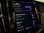 Volvo XC60 T6 AWD Recharge Plus Dark | Trekhaak | 360° Camera | Harman Kardon | Adaptieve Cruise Control | Stoelverwarming voor+achter | Stuurwielverwarming | Standkachel met Volvo On Call App | Full LED Meesturende koplampen | Pilot Assist | Elektrische voorstoelen geheugen | R-Design Contour stoelen met wit stiksel en bies | Zitting verlenging voorstoelen | Schuifdak | Parkeercamera | Google Infotainment | 20 Inch | Keyless Drive | Parkeersensoren voor+achter | Privacy Glass | Alarm Klasse III | DAB Radio | Apple Carplay/Android Auto | Draadloos telefoon opladen | Volvo On Call met mobiele App functie | Onyx Black Metallic |