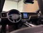 Volvo XC60 T6 AWD Recharge Plus Dark | Trekhaak | 360° Camera | Harman Kardon | Adaptieve Cruise Control | Stoelverwarming voor+achter | Stuurwielverwarming | Standkachel met Volvo On Call App | Full LED Meesturende koplampen | Pilot Assist | Elektrische voorstoelen geheugen | R-Design Contour stoelen met wit stiksel en bies | Zitting verlenging voorstoelen | Schuifdak | Parkeercamera | Google Infotainment | 20 Inch | Keyless Drive | Parkeersensoren voor+achter | Privacy Glass | Alarm Klasse III | DAB Radio | Apple Carplay/Android Auto | Draadloos telefoon opladen | Volvo On Call met mobiele App functie | Onyx Black Metallic |