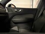 Volvo XC60 T6 AWD Recharge Plus Dark | Trekhaak | 360° Camera | Harman Kardon | Adaptieve Cruise Control | Stoelverwarming voor+achter | Stuurwielverwarming | Standkachel met Volvo On Call App | Full LED Meesturende koplampen | Pilot Assist | Elektrische voorstoelen geheugen | R-Design Contour stoelen met wit stiksel en bies | Zitting verlenging voorstoelen | Schuifdak | Parkeercamera | Google Infotainment | 20 Inch | Keyless Drive | Parkeersensoren voor+achter | Privacy Glass | Alarm Klasse III | DAB Radio | Apple Carplay/Android Auto | Draadloos telefoon opladen | Volvo On Call met mobiele App functie | Onyx Black Metallic |