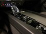 Volvo XC60 T6 AWD Recharge Plus Dark | Trekhaak | 360° Camera | Harman Kardon | Adaptieve Cruise Control | Stoelverwarming voor+achter | Stuurwielverwarming | Standkachel met Volvo On Call App | Full LED Meesturende koplampen | Pilot Assist | Elektrische voorstoelen geheugen | R-Design Contour stoelen met wit stiksel en bies | Zitting verlenging voorstoelen | Schuifdak | Parkeercamera | Google Infotainment | 20 Inch | Keyless Drive | Parkeersensoren voor+achter | Privacy Glass | Alarm Klasse III | DAB Radio | Apple Carplay/Android Auto | Draadloos telefoon opladen | Volvo On Call met mobiele App functie | Onyx Black Metallic |