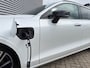 Volvo V60 2.0 T6 R-LINE RECHARGE AWD TREKHAAK HARMAN KARDON