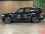 Volvo XC90 T8 AWD Recharge Ultra Dark | Vol! | Bowers & Wilkins | Luchtvering | Stoelventilatie | Trekhaak | Geluidisolerende ramen | All Season banden | 360 Camera | Head-Up Display | Stoelmassage | 455pk | Adaptieve Cruise Control | Stoelverwarming voor+achter | Stuurwielverwarming | Schuifdak | 21 Inch | Full LED Meesturende koplampen | Pilot Assist | BLIS Dode Hoek Detectie | Alcantara hemelbekleding | Lederen handgrepen en zonnekleppen | Elektrische voorstoelen geheugen | Nappa Lederen bekleding | Zitting verlenging voorstoelen | Lederen Dashboard | Google Infotainment | Keyless Drive | Parkeersensoren voor+achter | Elektrisch bedienbare achterklep | Geïntegreerde zongordijnen achterportieren | Geïntegreerd kinderzitje achterin | Verlichte instaplijsten | 7-Persoons | 4-Zone Climate Control | DAB Radio | Apple Carplay/Android Auto | Alarm Klasse III | Draadloos telefoon opladen | Volvo On Call met mobiele App functie | Onyx Black Metallic |