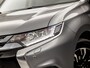 Mitsubishi Outlander 2.0 PHEV Deluxe 203Pk Automaat (CAMERA, LEDER/ALCANTARA, STOELVERWARMING, GETINT GLAS, SPORTSTOELEN, CRUISE, NIEUWE APK, NIEUWSTAAT)