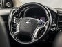 Mitsubishi Outlander 2.0 PHEV Deluxe 203Pk Automaat (CAMERA, LEDER/ALCANTARA, STOELVERWARMING, GETINT GLAS, SPORTSTOELEN, CRUISE, NIEUWE APK, NIEUWSTAAT)