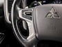 Mitsubishi Outlander 2.0 PHEV Deluxe 203Pk Automaat (CAMERA, LEDER/ALCANTARA, STOELVERWARMING, GETINT GLAS, SPORTSTOELEN, CRUISE, NIEUWE APK, NIEUWSTAAT)