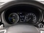 Mitsubishi Outlander 2.0 PHEV Deluxe 203Pk Automaat (CAMERA, LEDER/ALCANTARA, STOELVERWARMING, GETINT GLAS, SPORTSTOELEN, CRUISE, NIEUWE APK, NIEUWSTAAT)