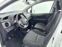 Toyota Yaris 1.0 VVT-i Now | Dealer onderhouden | 1e eigenaar | Airco | Trekhaak afneembaar | Parkeersensoren achter | Navigatie |