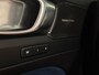 Volvo XC40 Recharge Ultimate 70 kWh | Trekhaak | All Season banden | 360° Camera | Schuifdak | Harman Kardon | Adaptieve Cruise Control | Bestuurdersstoel elektrisch geheugen | Stoel en Stuurwielverwarming | 19 Inch | Passagiersstoel elektrisch | Microtech / alcantara bekleding met wit stiksel en bies | Zitting verlenging voorstoelen | Pilot Assist | BLIS Dode Hoek Detectie | Warmtepomp | Google Infotainment | Keyless Drive | Verlichtingspack 2 | Parkeersensoren voor+achter | Privacy Glass | Elektrisch bedienbare achterklep | Draadloos telefoon opladen | Alarm Klasse III | DAB Radio | Apple Carplay/Android Auto | Volvo On Call met mobiele App functie | Fjord Blue Metallic |
