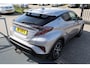 Toyota C-HR / C-HR+ 1.8 Hybrid Dynamic Stoelverwarming/Achteruitrijcamera/Dodehoek assistent/Navigatie/DAB/Bluetooth/Climate control/18 inch Licht metaal