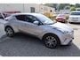 Toyota C-HR / C-HR+ 1.8 Hybrid Dynamic Stoelverwarming/Achteruitrijcamera/Dodehoek assistent/Navigatie/DAB/Bluetooth/Climate control/18 inch Licht metaal