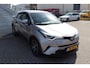 Toyota C-HR / C-HR+ 1.8 Hybrid Dynamic Stoelverwarming/Achteruitrijcamera/Dodehoek assistent/Navigatie/DAB/Bluetooth/Climate control/18 inch Licht metaal