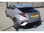 Toyota C-HR / C-HR+ 1.8 Hybrid Dynamic Stoelverwarming/Achteruitrijcamera/Dodehoek assistent/Navigatie/DAB/Bluetooth/Climate control/18 inch Licht metaal