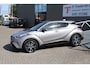 Toyota C-HR / C-HR+ 1.8 Hybrid Dynamic Stoelverwarming/Achteruitrijcamera/Dodehoek assistent/Navigatie/DAB/Bluetooth/Climate control/18 inch Licht metaal