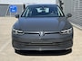 Volkswagen Golf 1.5 eTSI Life Business / Digitale Cockpit / LED / Parkeersensoren V+A / Stuur + Stoelverwarming / Travel Assist **