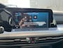 Volkswagen Golf 1.5 eTSI Life Business / Digitale Cockpit / LED / Parkeersensoren V+A / Stuur + Stoelverwarming / Travel Assist **