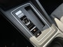 Volkswagen Golf 1.5 eTSI Life Business / Digitale Cockpit / LED / Parkeersensoren V+A / Stuur + Stoelverwarming / Travel Assist **