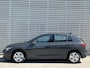 Volkswagen Golf 1.5 eTSI Life Business / Digitale Cockpit / LED / Parkeersensoren V+A / Stuur + Stoelverwarming / Travel Assist **