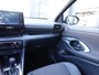 Mazda 2 Hybrid Toyota Yaris (Navi/Carplay,Camera,AdaptiveCruise,Panoramadak,Keyless,Stoel+Stuurverwarming,PDC,LEER)