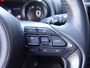 Mazda 2 Hybrid Toyota Yaris (Navi/Carplay,Camera,AdaptiveCruise,Panoramadak,Keyless,Stoel+Stuurverwarming,PDC,LEER)