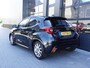 Mazda 2 Hybrid Toyota Yaris (Navi/Carplay,Camera,AdaptiveCruise,Panoramadak,Keyless,Stoel+Stuurverwarming,PDC,LEER)