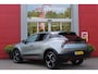 Alfa Romeo Junior 1.2 Turbo 145PK Hybrid IBRIDA SPECIALE | TECHNO PACK: LEX MATRIX KOPLAMPEN/AUTOMATISCH DIMMENDE BINNENSPIEGEL/DRAADLOZE TELEFOONLADER/DODEHOEK DETECTIE/ELEKTRISCH BEDIENBARE ACHTERKLEP/KEYLESS ENTRY EN START/ADAPTIVE CRUISE CONTROL/ACHTERUITRIJ CAMERA | VOORRUIT VERWARMING | ELEKTRISCH BEDIENBARE BESTUURDERSSTOEL MET MASSAGE FUNCTIE | PARKEERSENSOREN VOOR + ACHTER | STOEL VERWARMING | CLIMATE CONTROL | DRAADLOZE APPLE CARPLAY/ANDROID AUTO | NAVIGATIE | 18" LICHTMETALEN VELGEN |