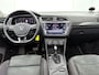 Volkswagen Tiguan 1.5 TSI ACT Highline | Automaat | Adaptive Cruise | Stoelverwarming | CarPlay | Camera | Panoramadak