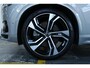 Volvo XC90 T8 Recharge AWD Ultimate Dark | Luchtvering | Bowers & Wilkins Premium Audio | Google Infotainment | 22" Lichtmetalen velgen | 360° Parkeercamera | Parkeersensoren voor + achter |