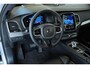Volvo XC90 T8 Recharge AWD Ultimate Dark | Luchtvering | Bowers & Wilkins Premium Audio | Google Infotainment | 22" Lichtmetalen velgen | 360° Parkeercamera | Parkeersensoren voor + achter |