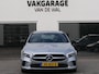 Mercedes-Benz A-klasse 200 Launch Edition Premium | Night pakket | MBUX widescreen | Achteruitrijcamera | Stoelverwarming | Keyless | Sfeerverlichting | Dodehoek detectie | Apple-/Android carplay | 18-inch velgen