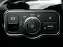 Mercedes-Benz A-klasse 200 Launch Edition Premium | Night pakket | MBUX widescreen | Achteruitrijcamera | Stoelverwarming | Keyless | Sfeerverlichting | Dodehoek detectie | Apple-/Android carplay | 18-inch velgen