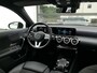 Mercedes-Benz A-klasse 200 Launch Edition Premium | Night pakket | MBUX widescreen | Achteruitrijcamera | Stoelverwarming | Keyless | Sfeerverlichting | Dodehoek detectie | Apple-/Android carplay | 18-inch velgen