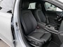 Mercedes-Benz A-klasse 200 Launch Edition Premium | Night pakket | MBUX widescreen | Achteruitrijcamera | Stoelverwarming | Keyless | Sfeerverlichting | Dodehoek detectie | Apple-/Android carplay | 18-inch velgen