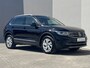 Volkswagen Tiguan 1.4 TSI eHybrid Elegance Business+ / Dealer onderhouden / Elektrische trekhaak (1800 kg) / Accu SoH 94.4 % / Navigatie / Apple Carplay Android / Stuur- en stoelverwarming / Parkeer assistent / 18" LM wielen /