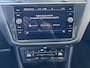 Volkswagen Tiguan 1.4 TSI eHybrid Elegance Business+ / Dealer onderhouden / Elektrische trekhaak (1800 kg) / Accu SoH 94.4 % / Navigatie / Apple Carplay Android / Stuur- en stoelverwarming / Parkeer assistent / 18" LM wielen /