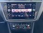 Volkswagen Tiguan 1.4 TSI eHybrid Elegance Business+ / Dealer onderhouden / Elektrische trekhaak (1800 kg) / Accu SoH 94.4 % / Navigatie / Apple Carplay Android / Stuur- en stoelverwarming / Parkeer assistent / 18" LM wielen /