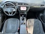 Volkswagen Tiguan 1.4 TSI eHybrid Elegance Business+ / Dealer onderhouden / Elektrische trekhaak (1800 kg) / Accu SoH 94.4 % / Navigatie / Apple Carplay Android / Stuur- en stoelverwarming / Parkeer assistent / 18" LM wielen /