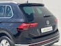 Volkswagen Tiguan 1.4 TSI eHybrid Elegance Business+ / Dealer onderhouden / Elektrische trekhaak (1800 kg) / Accu SoH 94.4 % / Navigatie / Apple Carplay Android / Stuur- en stoelverwarming / Parkeer assistent / 18" LM wielen /