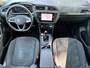Volkswagen Tiguan 1.4 TSI eHybrid Elegance Business+ / Dealer onderhouden / Elektrische trekhaak (1800 kg) / Accu SoH 94.4 % / Navigatie / Apple Carplay Android / Stuur- en stoelverwarming / Parkeer assistent / 18" LM wielen /