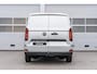 Volkswagen e-Transporter 34 L2H1 218pk Life 64 kWh | Navigatiesysteem | Trekhaak