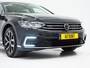Volkswagen Passat Variant 1.4 TSI PHEV GTE | Panoramadak | Leder | Trekhaak | Massage | Adaptive Cruise | Camera | Dodehoek