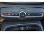 Volvo XC40 B3 Plus Dark - IntelliSafe Assist & Surround - 360º Camera - Harman/Kardon audio - Verwarmde voorstoelen & stuur - Parkeersensoren voor & achter - Elektr. bedienb. voorstoelen met geheugen links - Draadloze tel. lader - Standkachel - Extra getint glas - 18' LMV