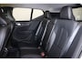 Volvo XC40 B3 Plus Dark - IntelliSafe Assist & Surround - 360º Camera - Harman/Kardon audio - Verwarmde voorstoelen & stuur - Parkeersensoren voor & achter - Elektr. bedienb. voorstoelen met geheugen links - Draadloze tel. lader - Standkachel - Extra getint glas - 18' LMV
