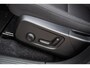 Volvo EX40 Single Motor Extended Range Plus Black Ed. 82 kWh | SOH 100% | Adaptieve Cruise Control | Donker Getint Glas | Harman Kardon Audio | Stoel-/Stuurverwarming | Parkeercamera | Dodehoek Detectie | Pixel LED | Warmtepomp |