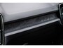 Volvo EX40 Single Motor Extended Range Plus Black Ed. 82 kWh | SOH 100% | Adaptieve Cruise Control | Donker Getint Glas | Harman Kardon Audio | Stoel-/Stuurverwarming | Parkeercamera | Dodehoek Detectie | Pixel LED | Warmtepomp |