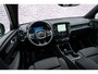 Volvo EX40 Single Motor Extended Range Plus Black Ed. 82 kWh | SOH 100% | Adaptieve Cruise Control | Donker Getint Glas | Harman Kardon Audio | Stoel-/Stuurverwarming | Parkeercamera | Dodehoek Detectie | Pixel LED | Warmtepomp |