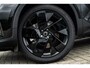 Volvo EX40 Single Motor Extended Range Plus Black Ed. 82 kWh | SOH 100% | Adaptieve Cruise Control | Donker Getint Glas | Harman Kardon Audio | Stoel-/Stuurverwarming | Parkeercamera | Dodehoek Detectie | Pixel LED | Warmtepomp |